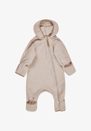 Weicher beiger babyoverall mit Kapuze, langen Ärmeln, einem Reißverschluss vorne sowie umklappbaren Handschuhen und Fußabdeckungen.