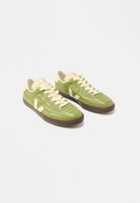 Δεν επιλέχθηκε, kiwi