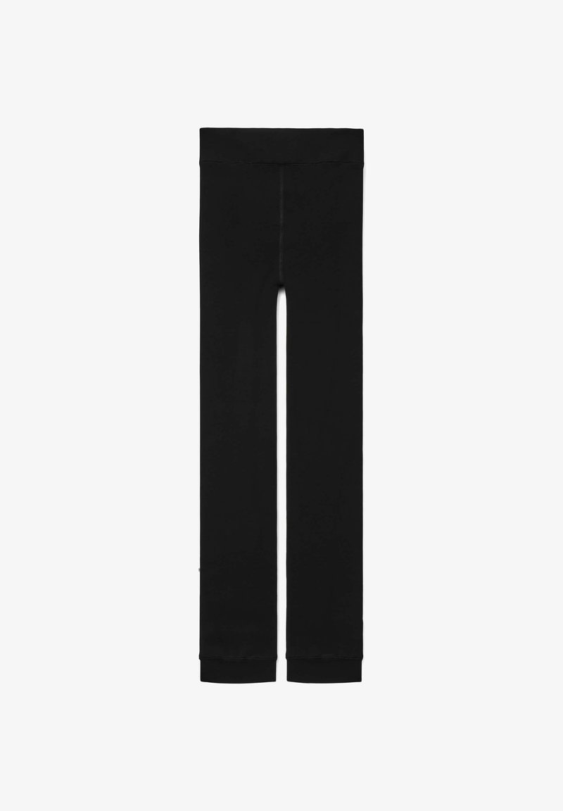 Czarne legginsy z elastycznym pasem, gładką teksturą i dopasowanym krojem z zwężającymi się nogawkami. Brak widocznych wzorów lub akcentów.