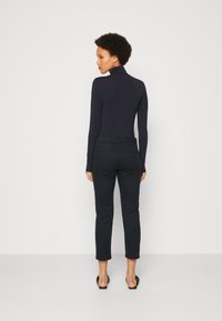 Esprit 5 POCKET CAPRI - Nohavice - black