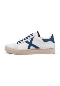 MUNICH Baskets basses - white