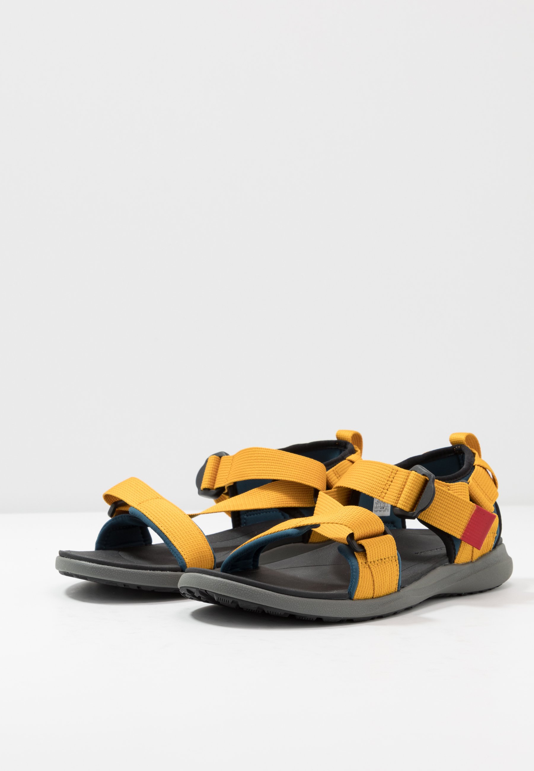 columbia walking sandals