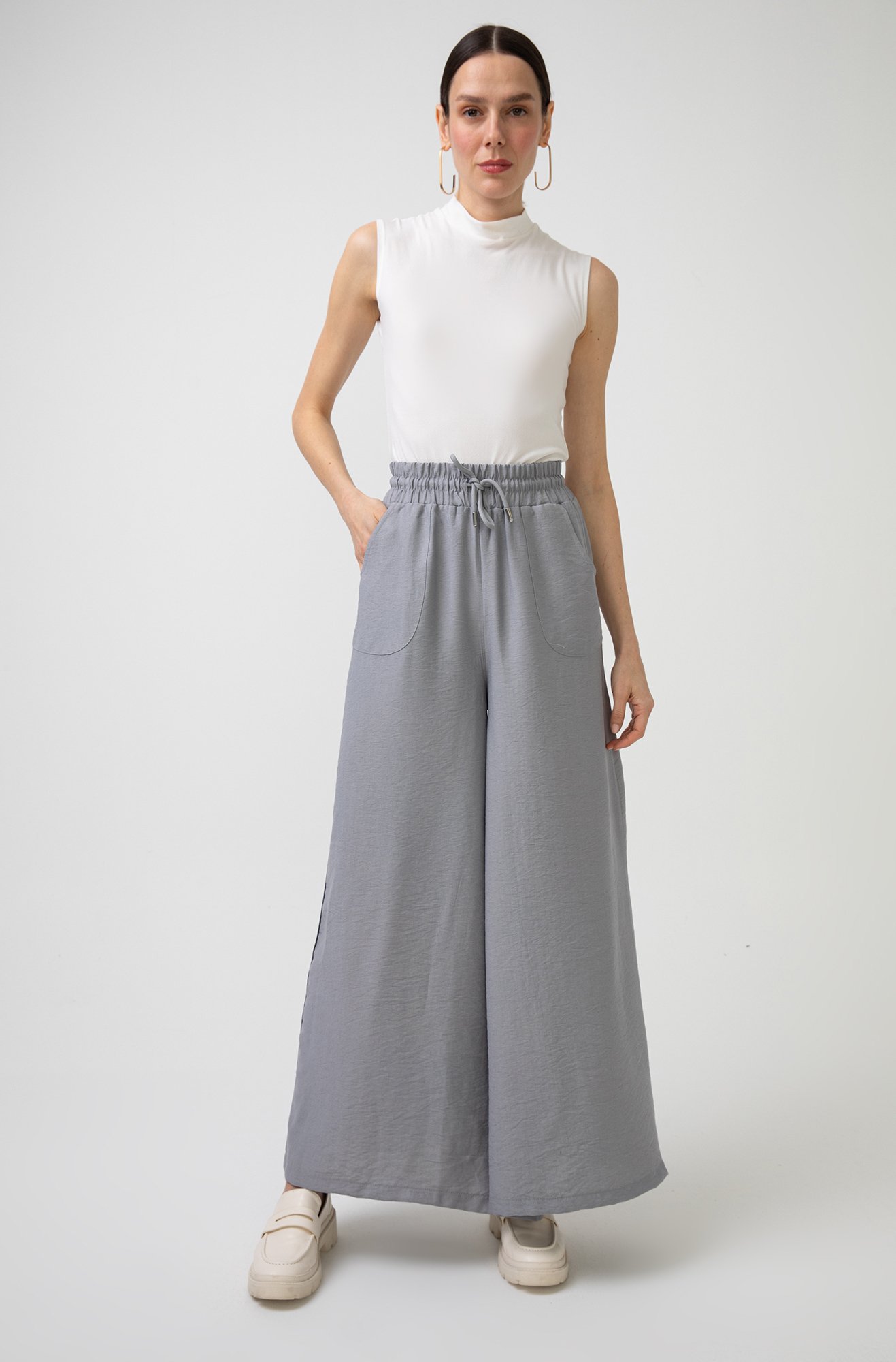 Touché Privé SET WITH FLOWING NECKLINE - Tygbyxor - grey/grå - Zalando.se