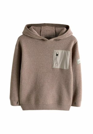 Sweat à capuche en maille côtelée marron avec trous pour les pouces aux poignets et une poche poitrine zippée beige sur le côté droit devant.