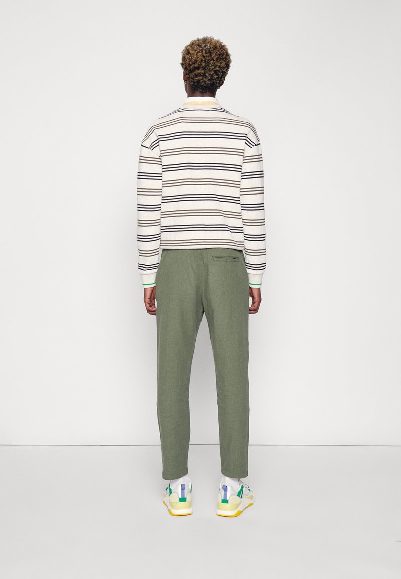 Herren Chinos | Selected Homme SLIMTAPERED NEWTON Stoffhose olivine/oliv - DW54071 Herren Chinos | Selected Homme SLIMTAPERED NEWTON Stoffhose olivine/oliv - DW54071