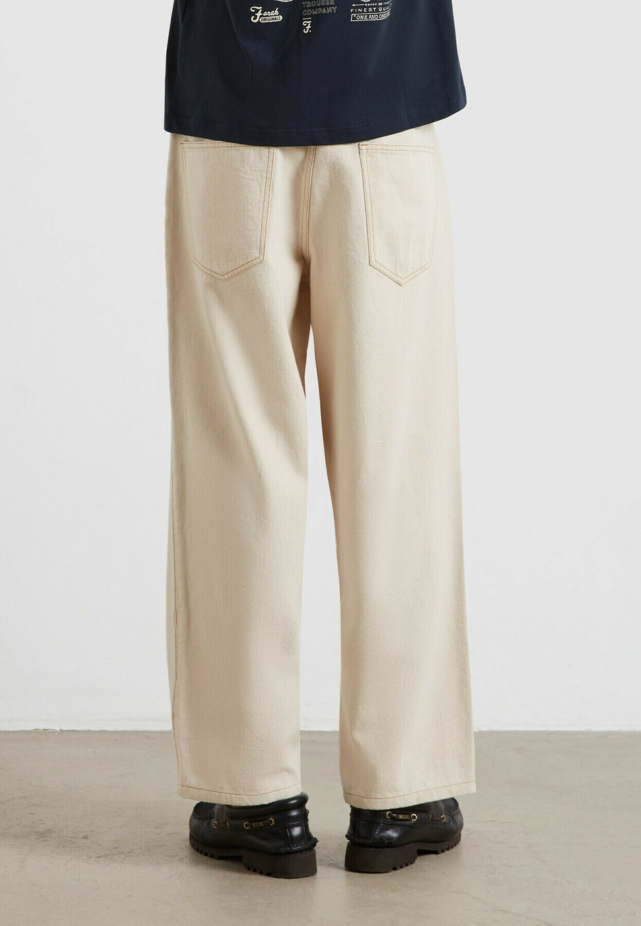 Farah Trousers - ecru/beige - Zalando