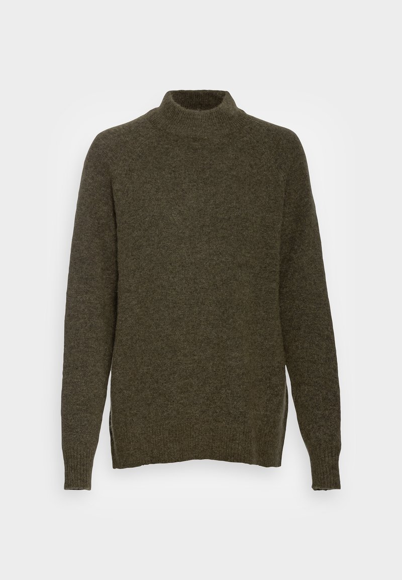 Pull en laine vert olive foncé à manches longues avec un col rond montant et des poignets et ourlet côtelés, présenté sur un fond uni.