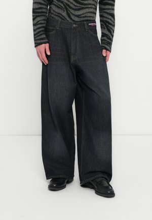 RAINBOW SCRIPT COLOSSUS - Calças de ganga largas - multi-coloured