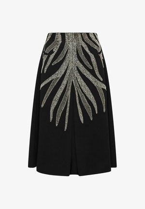 Gonna nera con un design strutturato e ricamo metallico argentato a forma di ramo che si estende dalla vita. Presenta una silhouette dritta e uno spacco.