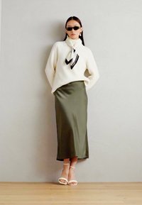 Lindex MARIA - Jupe trapèze - dark dusty khaki