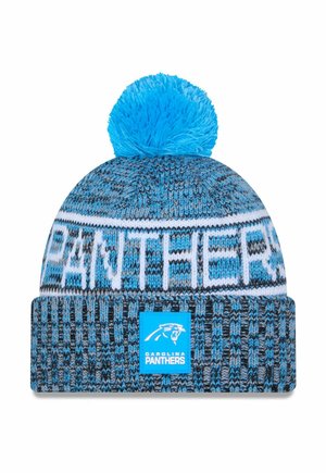 Bonnet tricoté en bleu, noir et blanc. Présente un grand pompon bleu sur le dessus et un texte "PANTHERS" le long de la bande avec un patch de logo.
