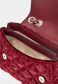 Guess GIULLY COMP - Umhängetasche - rosso