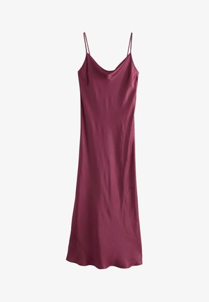 Burgundin satiini liukuvat mekko ohuilla olkaimilla, pyöreällä kaula-aukolla ja sileällä tekstuurilla, joka laskeutuu juuri polven alapuolelle. Ilman kuvioita tai koristeita.