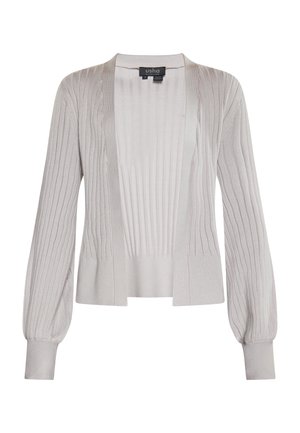 Cardigan grigio chiaro con texture a coste, apertura frontale e maniche lunghe leggermente a sbuffo. Il tessuto appare morbido e accogliente, ideale per essere indossato a strati.