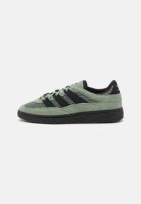 Unausgewählt, silver green/core black/footwear white