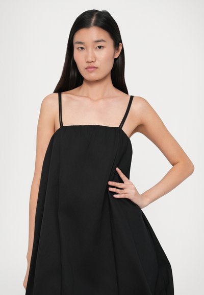Undress Code CLOUD DRESS - Koktélruha / Partiruha - black