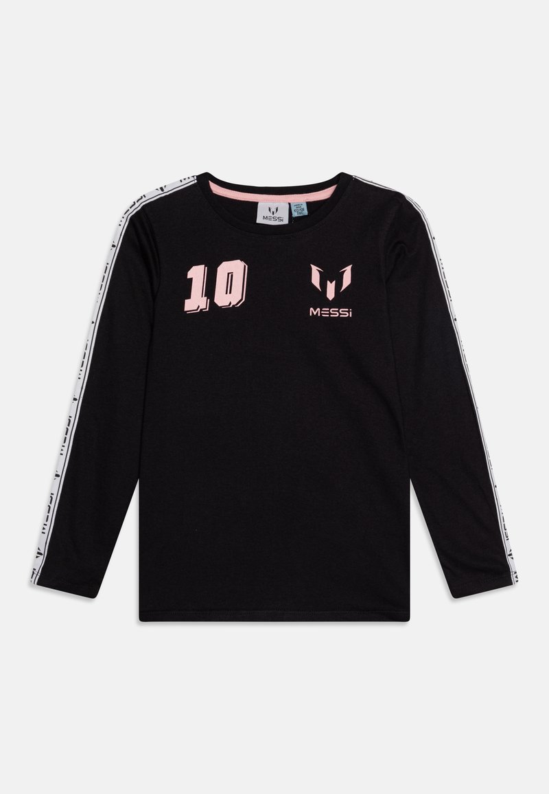 Fekete hosszú ujjú póló rózsaszín "10" és "MESSi" logókkal, fehér vállcsíkokkal, amelyek apró fekete grafikákkal díszítettek, valamint kerek nyakkal.