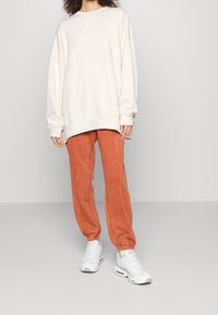 Nike Sportswear Sudadera - white