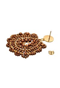 Náušnice z bronzových korálků se zlatým kováním; květinový vzor vytvořený kulatými a fasetovanými korálky; součástí je gumový zajišťovací zadní díl.