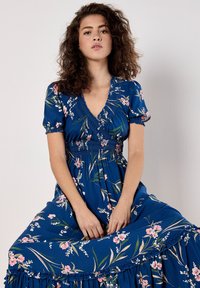 Apricot WATERCOLOUR FLORAL  - Maxikleid - navy