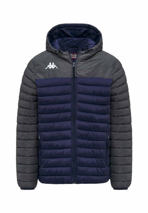 Piumino con cappuccio con parte frontale blu navy e maniche grigio scuro, chiusura con zip e logo bianco a doppia silhouette sul petto sinistro.