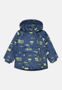 Blau gepolsterte Jacke mit gelb-grünen Fahrzeug- und Objektmustern, ausgestattet mit einer Kapuze, Frontreißverschluss und elastischen Bündchen.