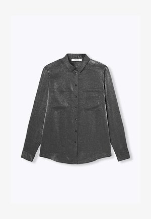 Chemise à manches longues gris foncé avec une texture brillante, fermeture à boutons sur le devant et deux poches poitrine. Dotée d'un col classique et d'un ourlet droit.