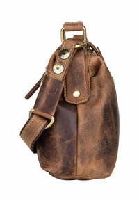 Braune Leder-Handtasche mit strukturiertem Finish, ausgestattet mit einer goldfarbenen Metall-Schnalle, einem Riemen und dekorativen Metallelementen. Runde, kompakte Form.