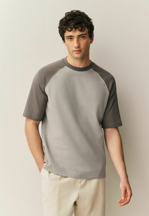 REGULAR FIT - SMART SOFT TOUCH HEAVYWEIGHT - Základné tričko - neutral raglan