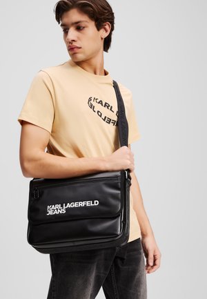 TRAVELER MESSENGER BAG - Cross body bag - black