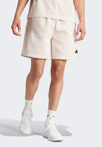 adidas Sportswear Z.N.E. PREMIUM - Korte broeken - putty mauve