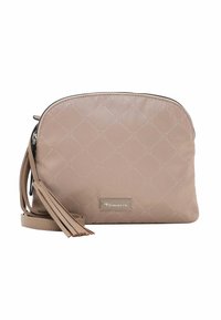 Borsa a tracolla beige con design trapuntato, hardware in argento, chiusura con zip e un pon pon decorativo. Tracolla regolabile per un uso versatile.