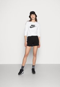 Nike Sportswear TEE ICON - Ilgarankovis viršutinės dalies drabužis - white/black