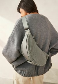 Next SLING - Skuldertasker - grey