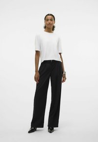 Vero Moda VMSILJE 2/4 O-NCK PULL GA NOOS - T-shirt basic - bright white
