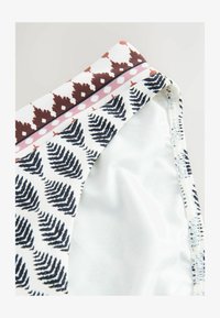 Valimata, cream pink woodblock