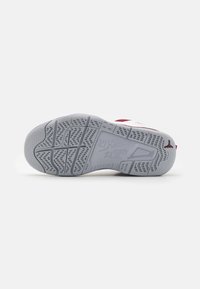 Jordan JORDAN STAY LOYAL 3 UNISEX - Obuća za košarku - white/team red/wolf grey