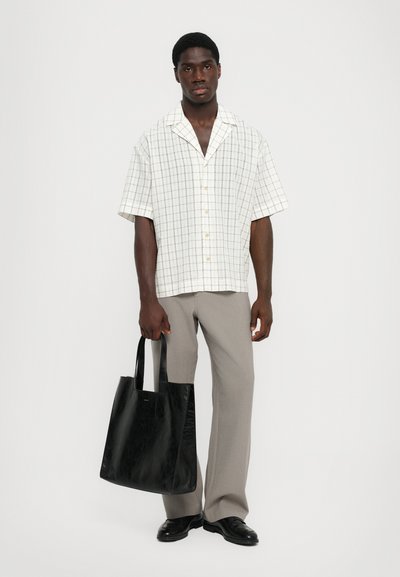 Won Hundred EZRAH - Pantalon classique - khaki