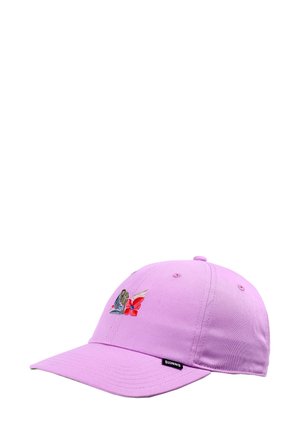Hellblaues Baseballcap mit rotem, grünem und blauem gesticktem abstraktem Design auf der Vorderseite sowie kleinem schwarzen "DJINNS"-Etikett am Schirm.