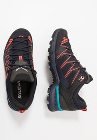 Salewa MOUNTAIN TRAINER LITE - Hiking shoes - premium navy/fluo coral
