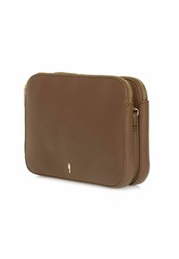 Braunowa skórzana torba na zamek błyskawiczny o teksturowanej powierzchni, prostokątnym kształcie, złotych akcentach sprzętowych oraz dwóch przegrodach do organizacji.