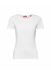 T-shirt bianca a maniche corte realizzata in cotone morbido con collo tondo. Presenta un'etichetta rossa sul colletto, offrendo un design semplice e classico.