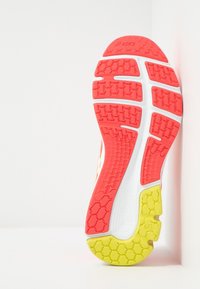 ASICS Scarpe da corsa su strada - pink