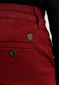 WE Fashion SLIM FIT - Chino kalhoty - red