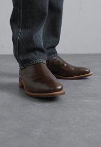 R. M. WILLIAMS COMFORT CRAFTSMAN UNISEX - Κλασικές μπότες αστραγάλου - walnut