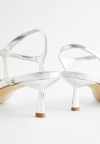 Next REGULAR FIT - Riemensandalette - silver