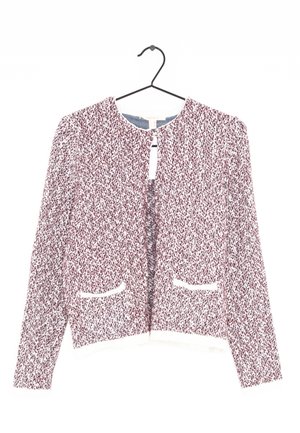 Cardigan texturé à manches longues, mélange bordeaux et blanc, avec deux poches avant et sans boutons visibles, suspendu sur un cintre noir.
