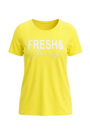 Gul T-shirt med korte ærmer og rund halsudskæring med hvid tekst "FRESH & Juicy" på forsiden.