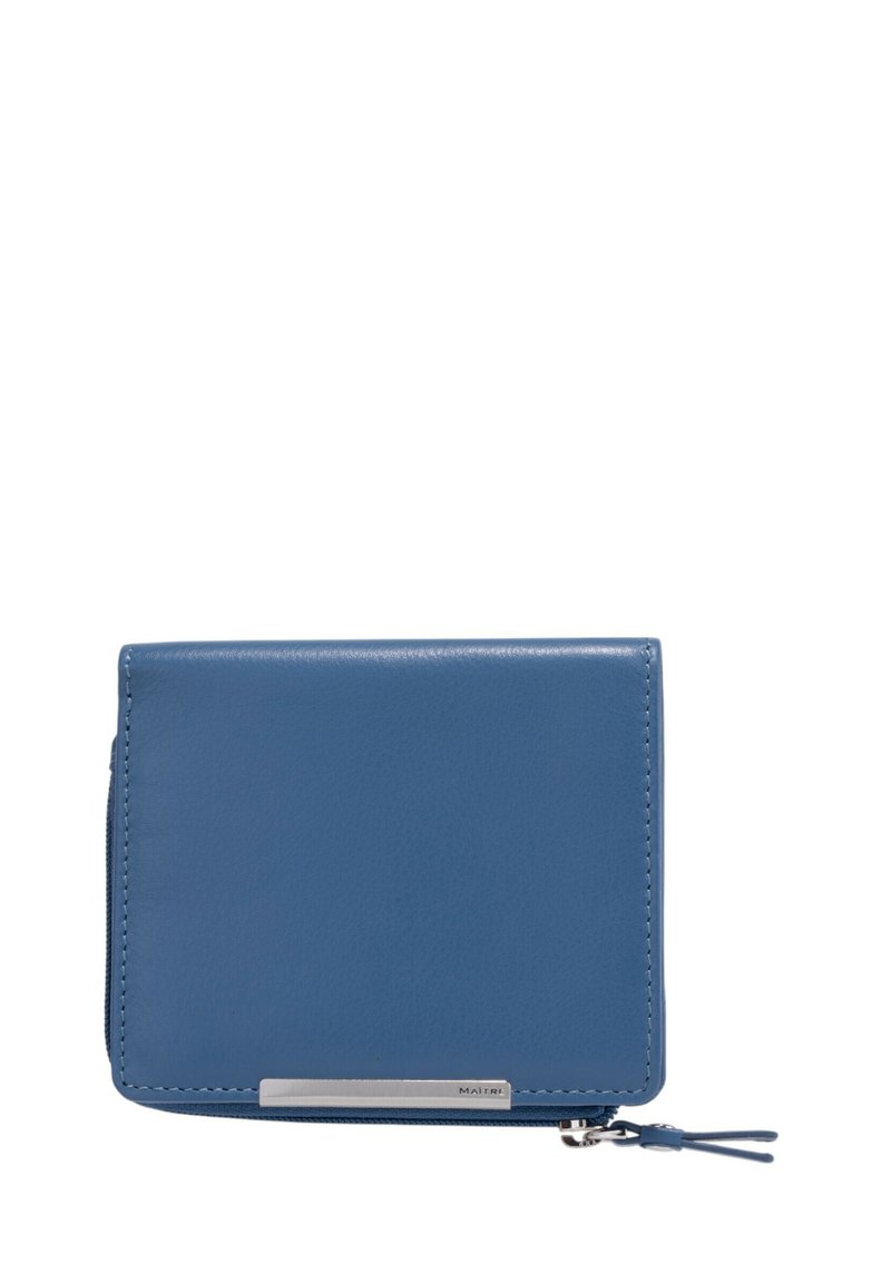 Portafoglio in pelle blu con una texture liscia, chiusura a zip e un accento in metallo argentato. Presenta una forma rettangolare compatta.