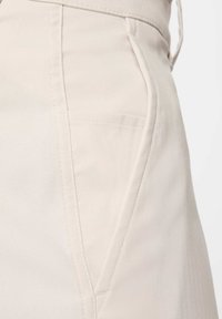 TOUR 8 - Shorts outdoor - lt orewood brn lt orewood brn
